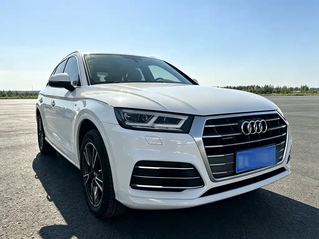 Audi Q5L — фото 3