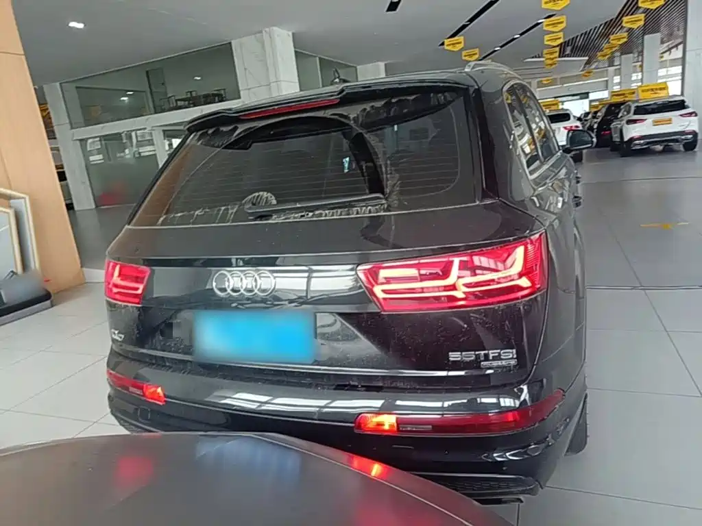 Audi Q7 — фото 6