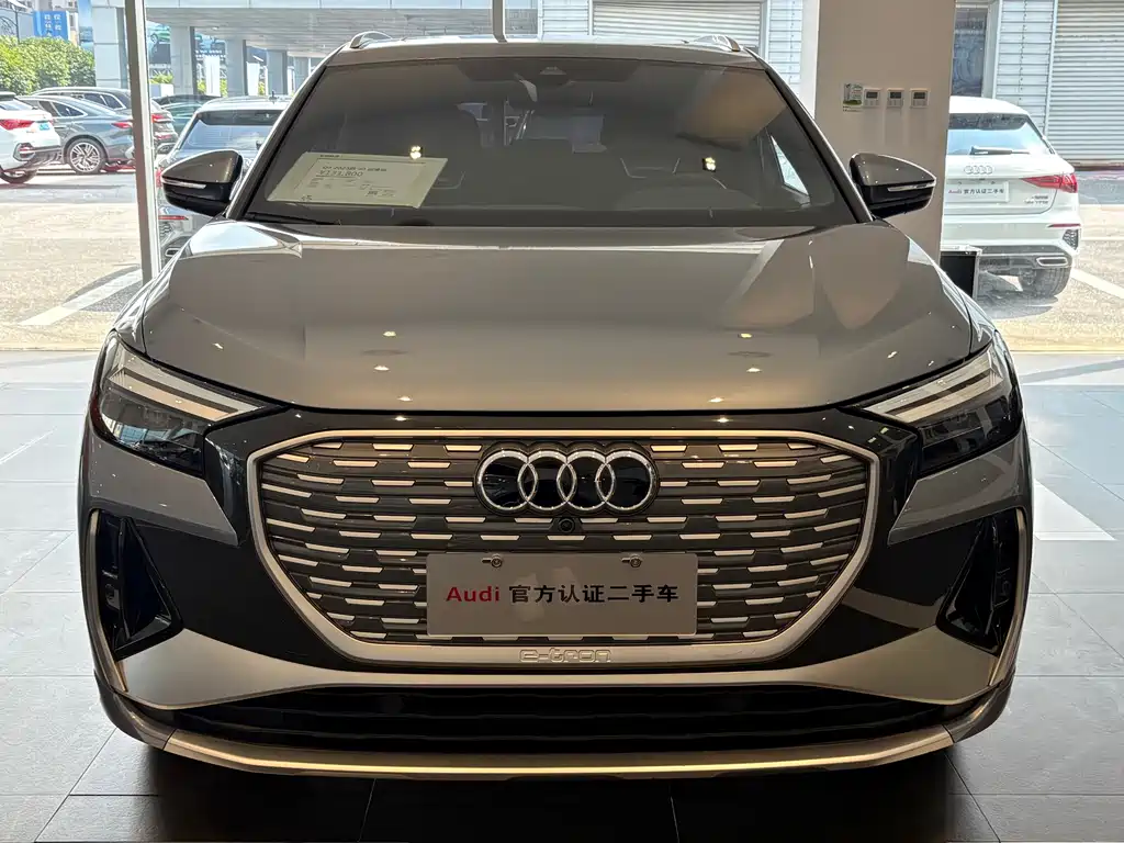 Audi Q4 e-tron — фото 2