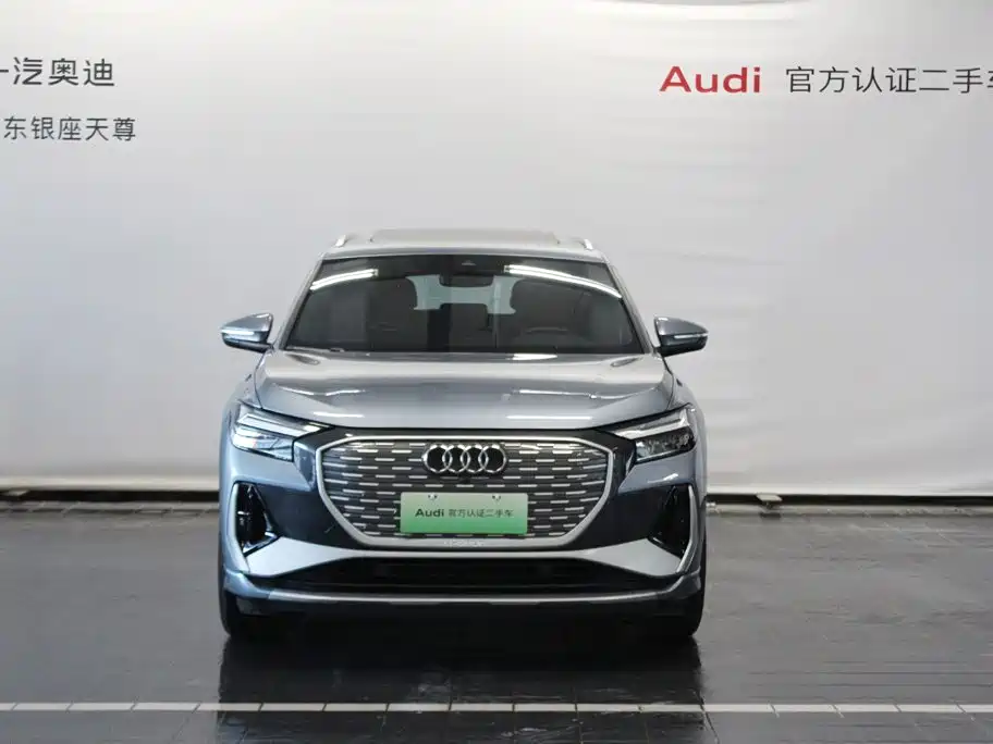 Audi Q4 e-tron — фото 2
