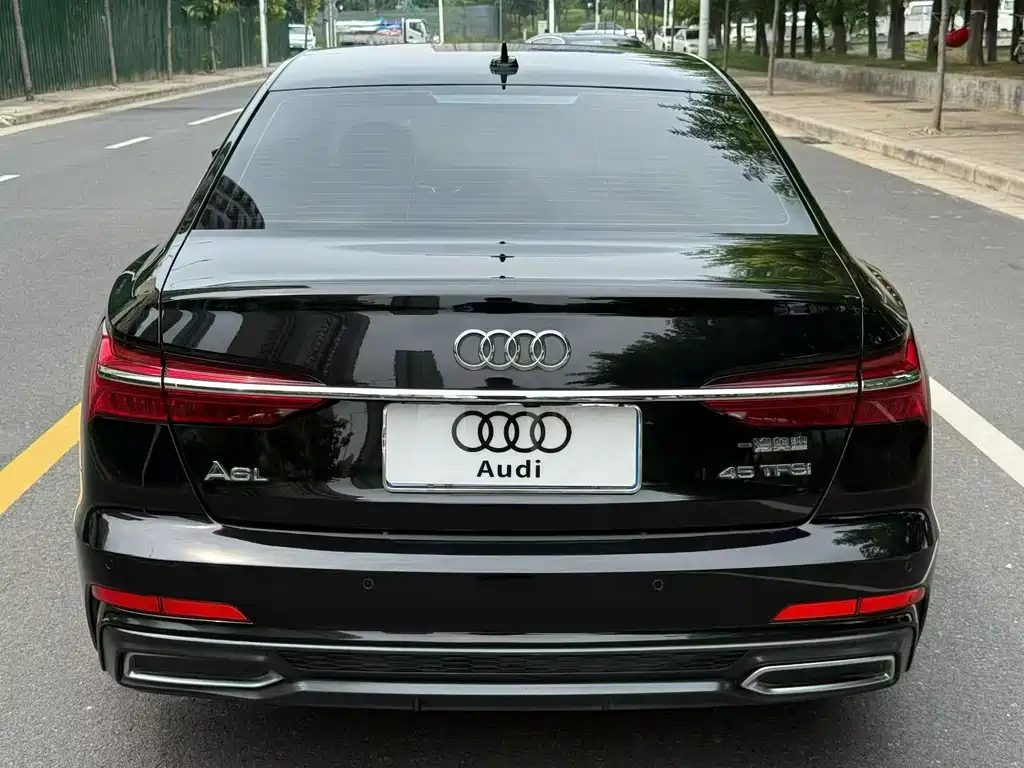 Audi A6L — фото 8