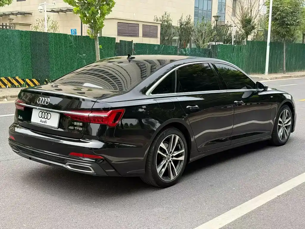 Audi A6L — фото 9