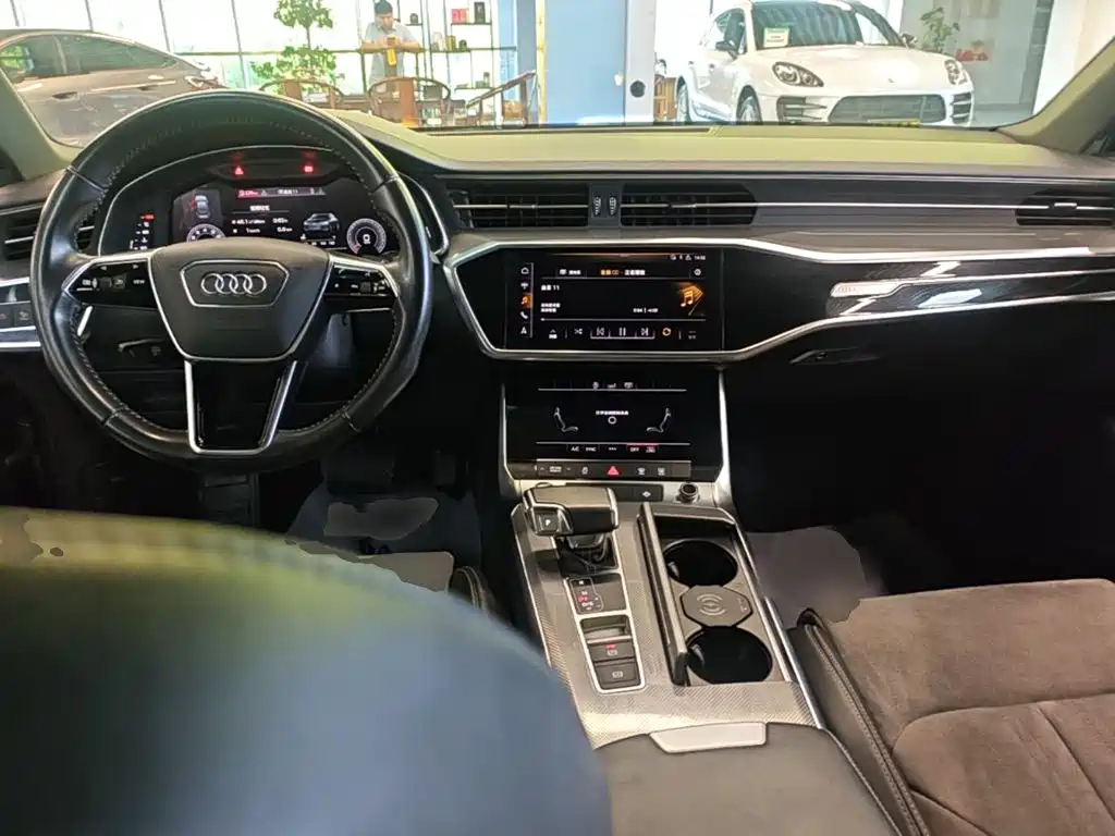 Audi A6L — фото 10