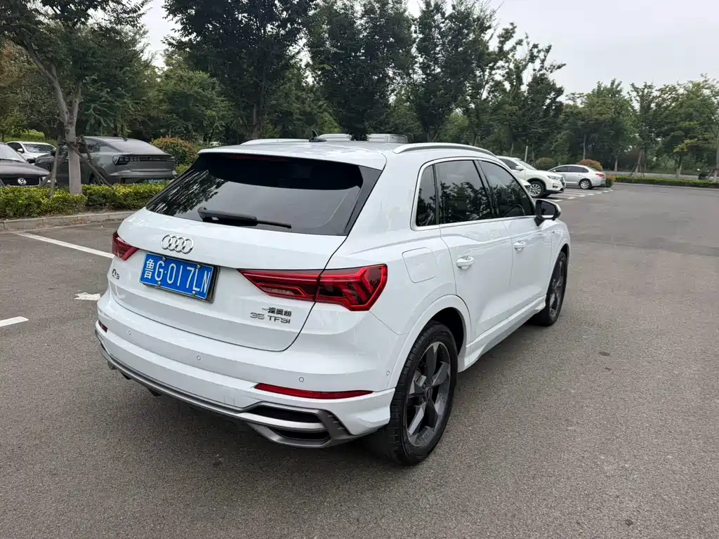 Audi Q3 — фото 11
