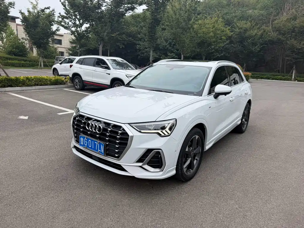 Audi Q3 — фото 1