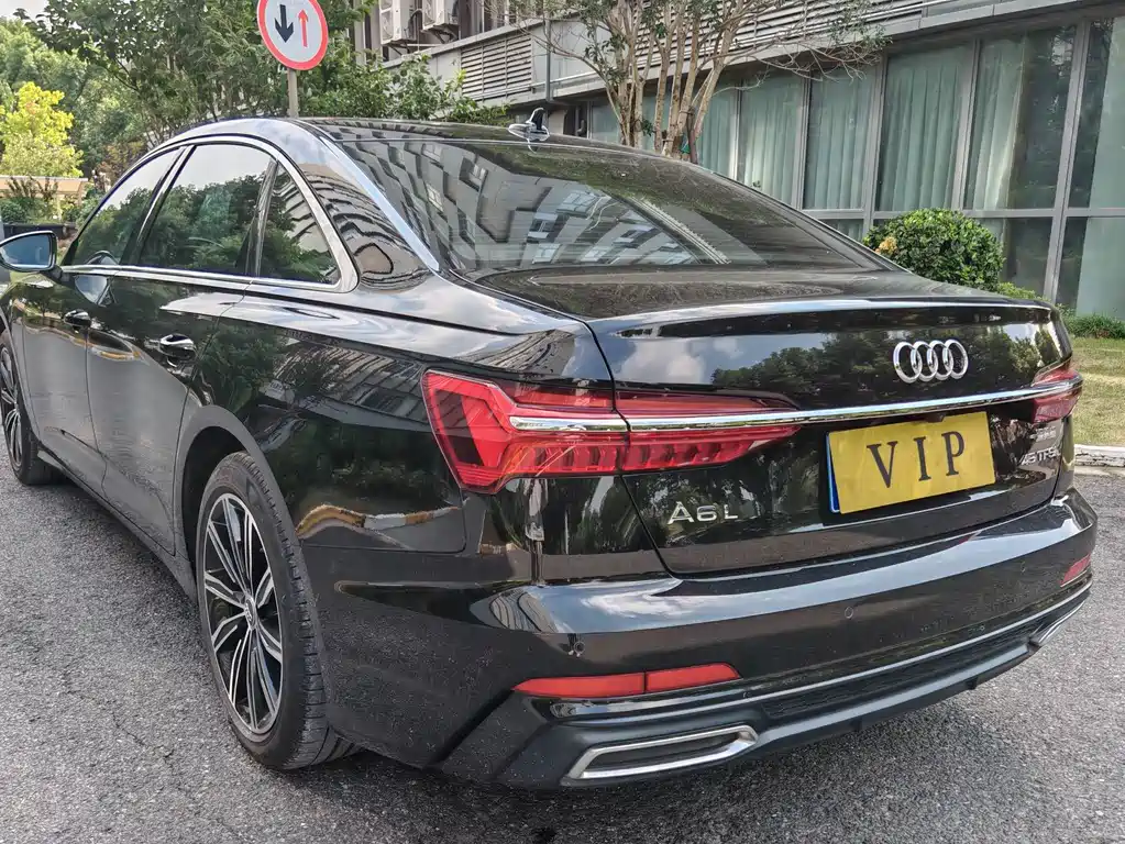 Audi A6L — фото 6