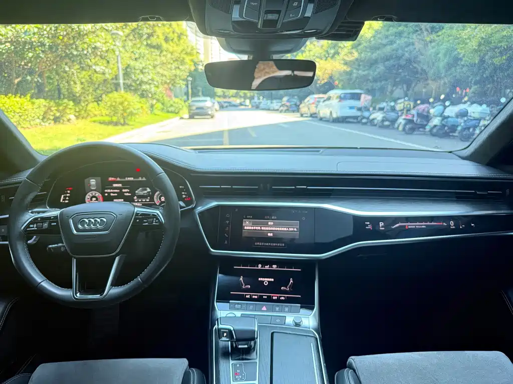 Audi A6L — фото 6