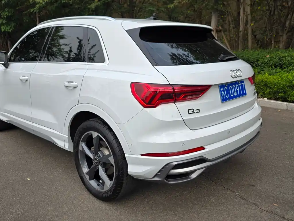 Audi Q3 — фото 11