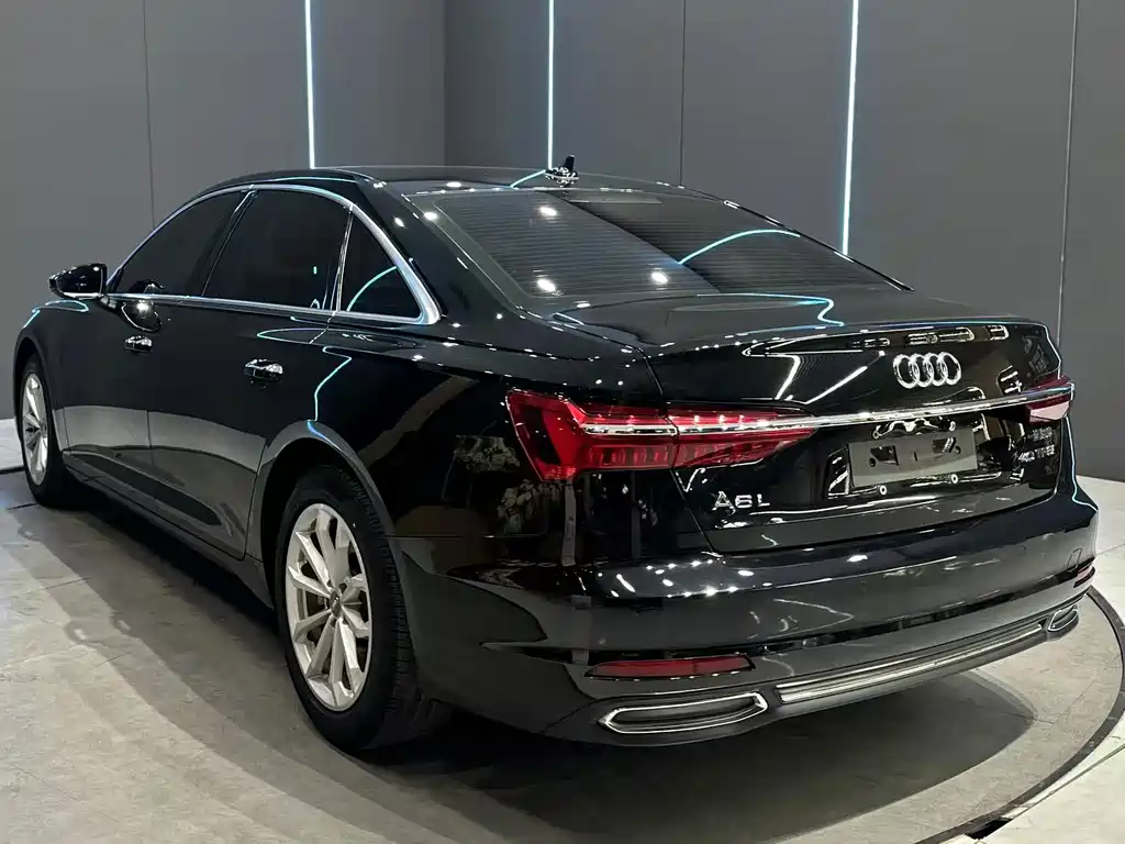 Audi A6L — фото 8