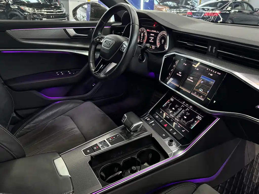 Audi A6L — фото 17