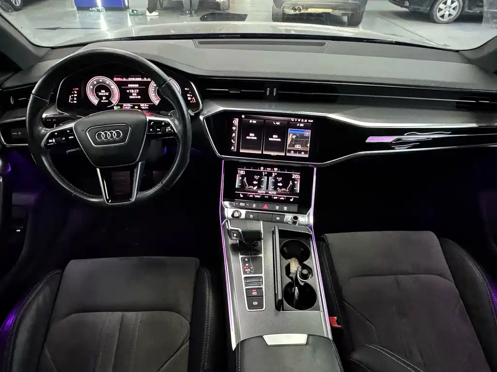 Audi A6L — фото 10