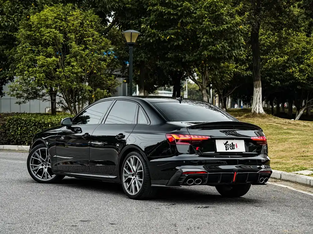 Audi S4 — фото 4