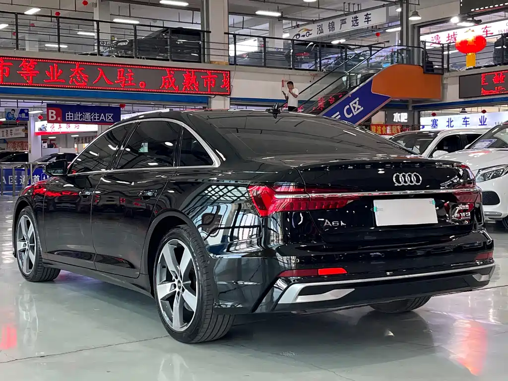 Audi A6L — фото 8