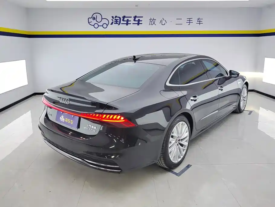 Audi A7L — фото 3
