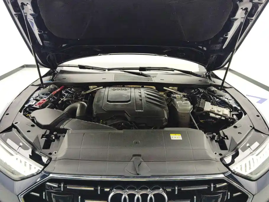 Audi A7L — фото 10