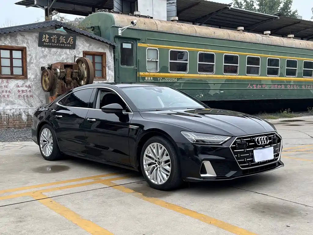 Audi A7L — фото 2