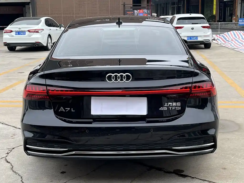 Audi A7L — фото 6