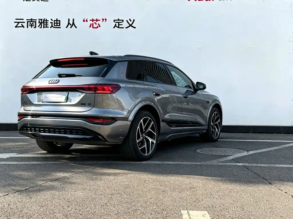 Audi Q6L e-tron — фото 5