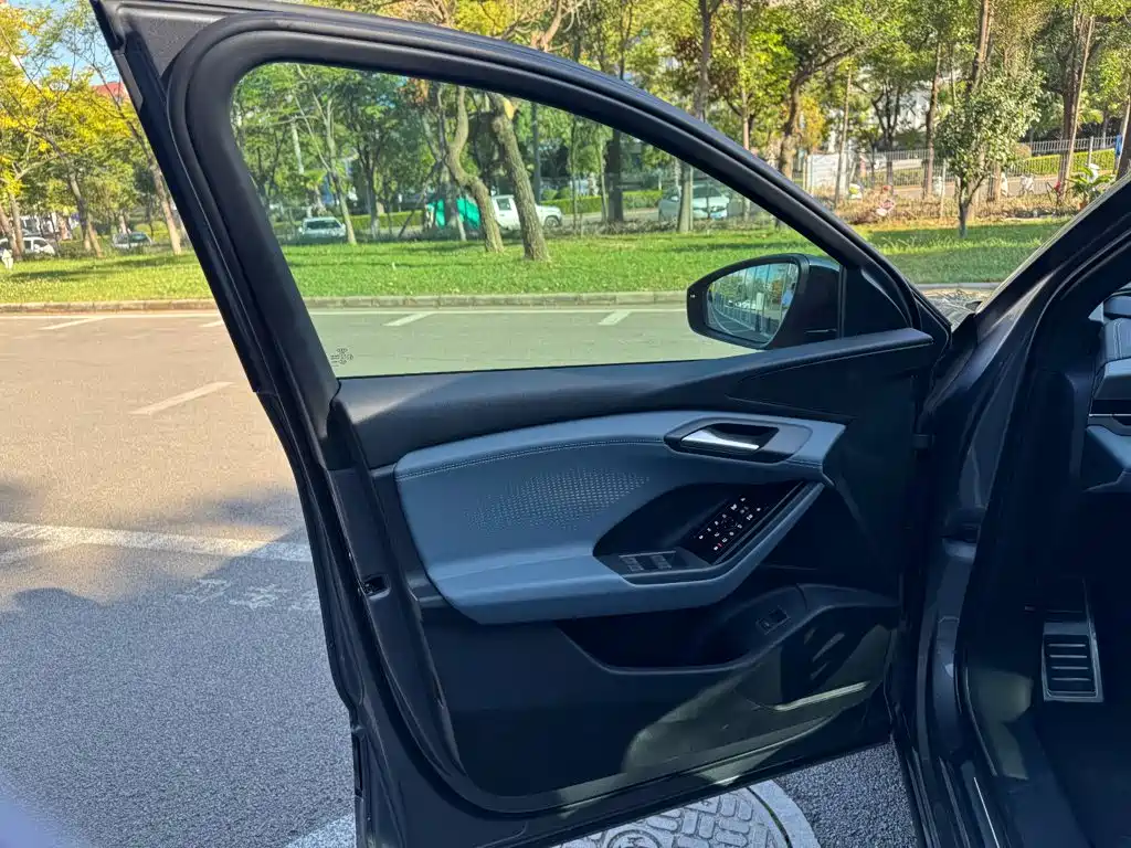 Audi Q6L e-tron — фото 10