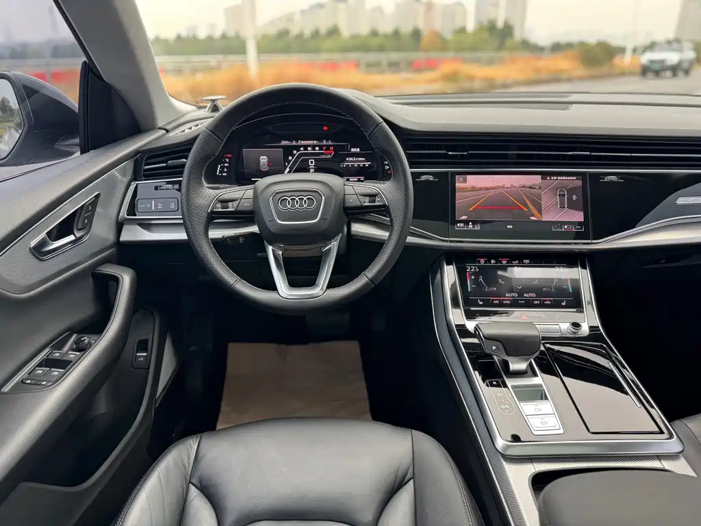 Audi Q8 — фото 10