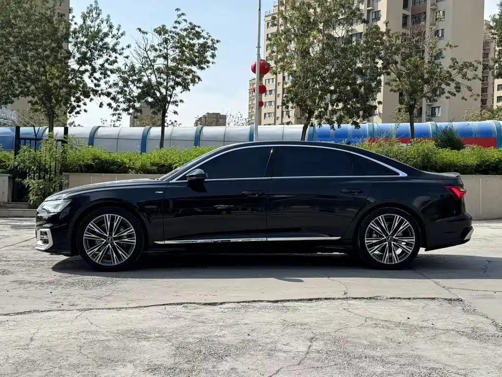 Audi A6L — фото 10