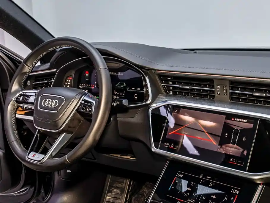 Audi A6L — фото 26