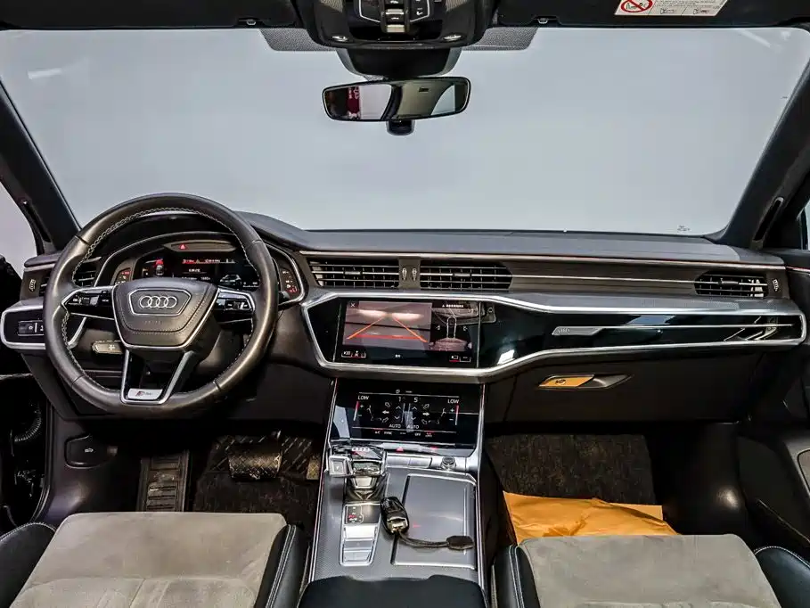 Audi A6L — фото 28