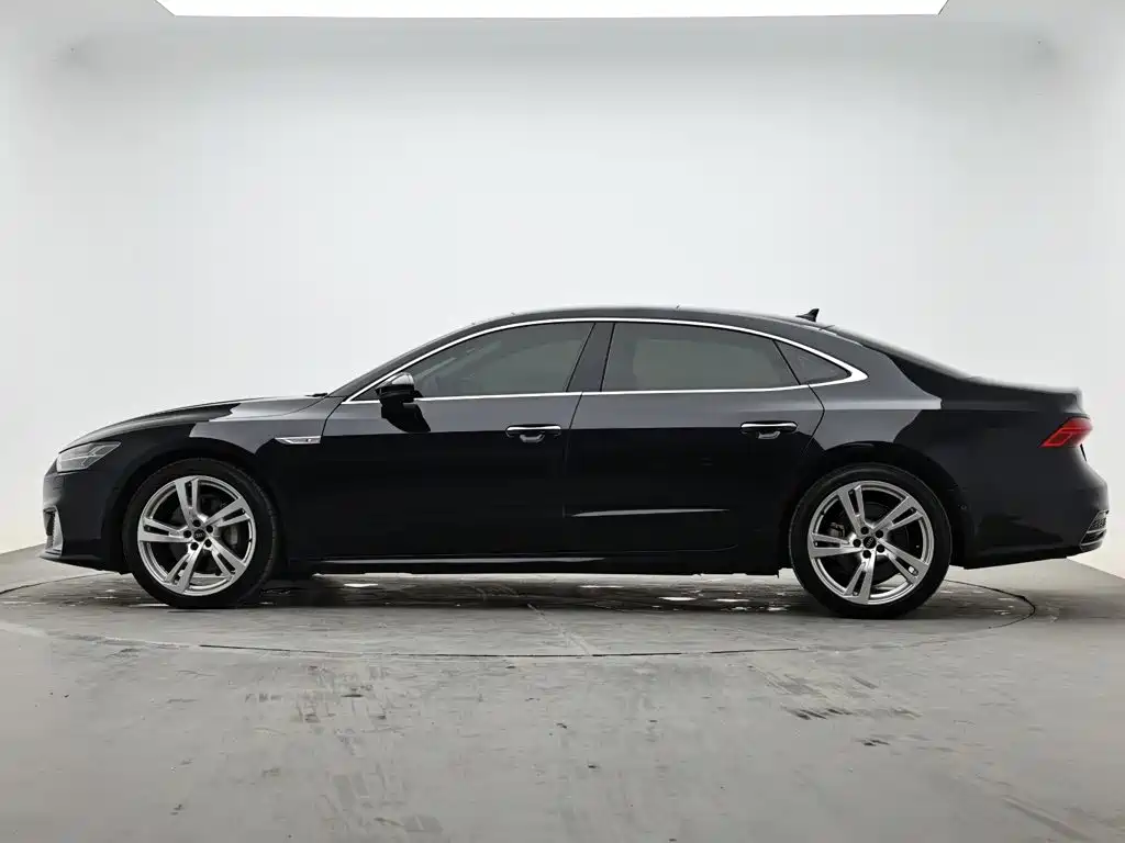 Audi A7L — фото 6