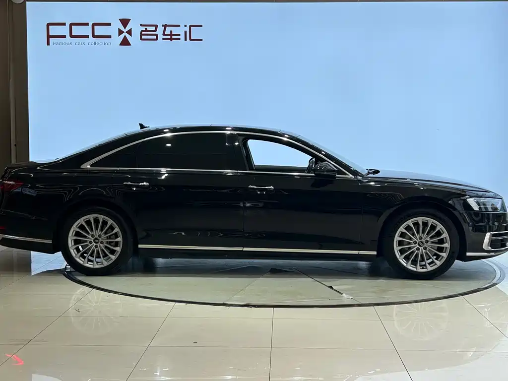Audi A8 — фото 4