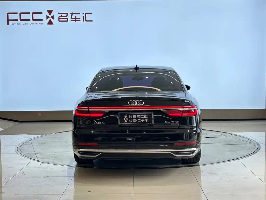 Audi A8 — фото 6