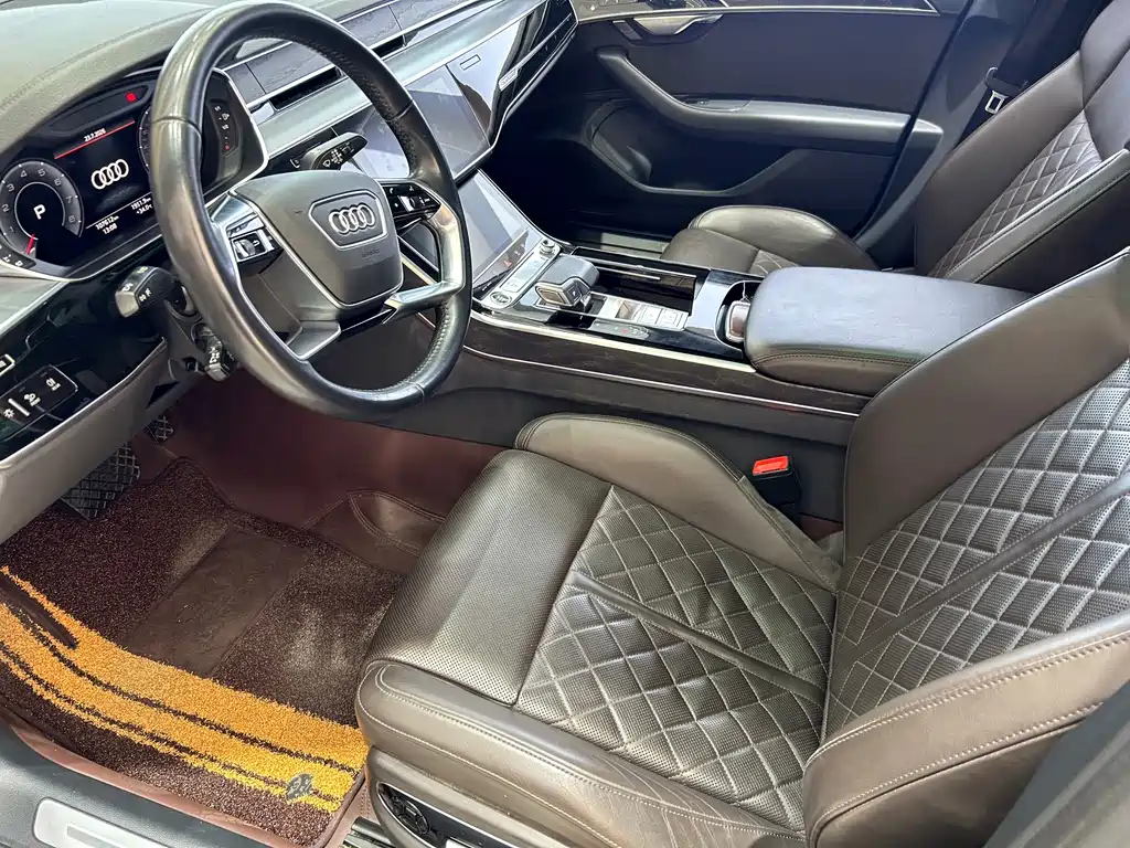 Audi A8 — фото 10