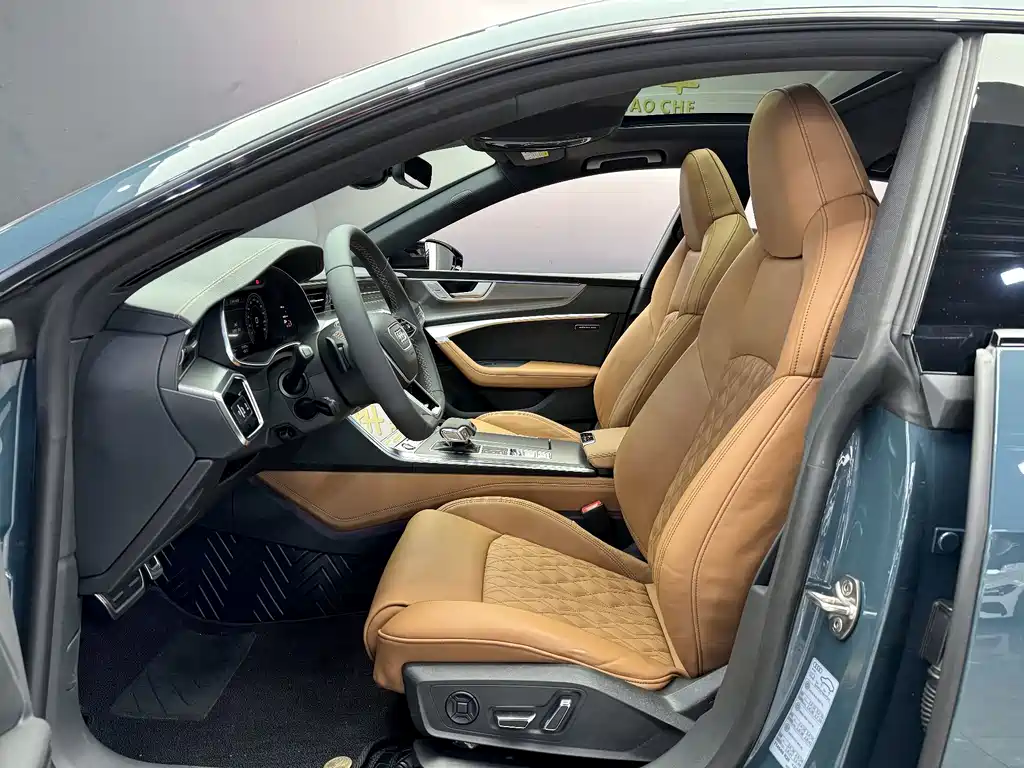 Audi A7L — фото 5