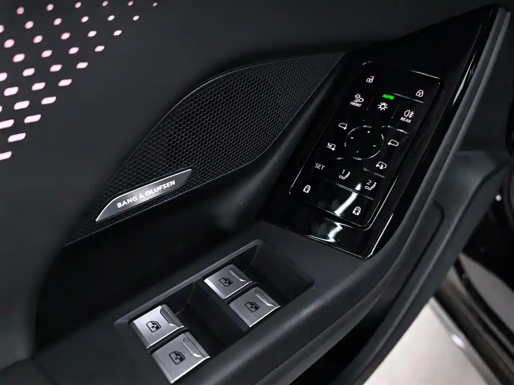 Audi A6L e-tron — фото 9