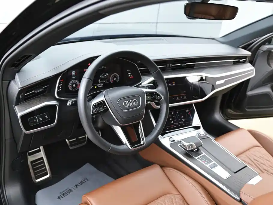 Audi A6L — фото 13