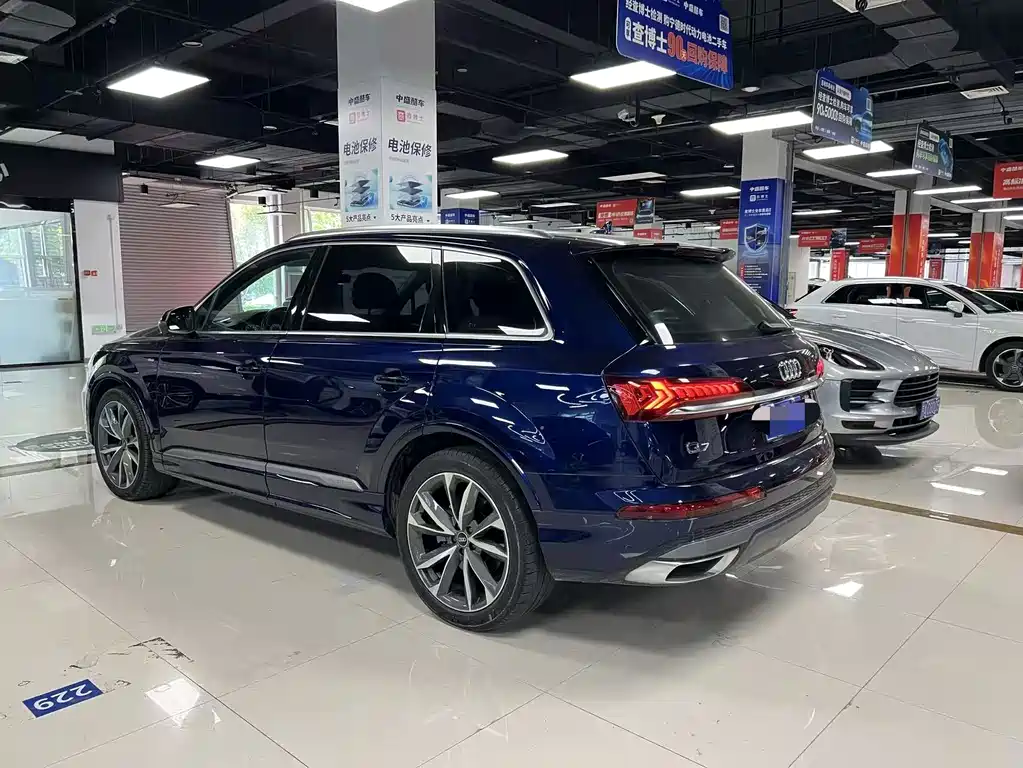 Audi Q7 — фото 2