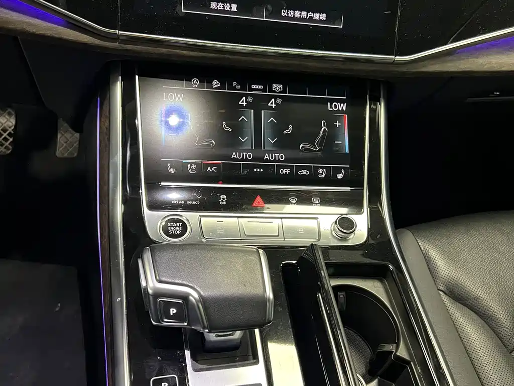 Audi Q7 — фото 10