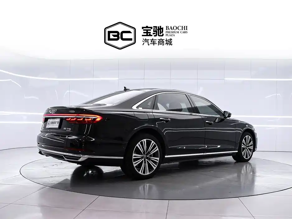 Audi A8 — фото 3