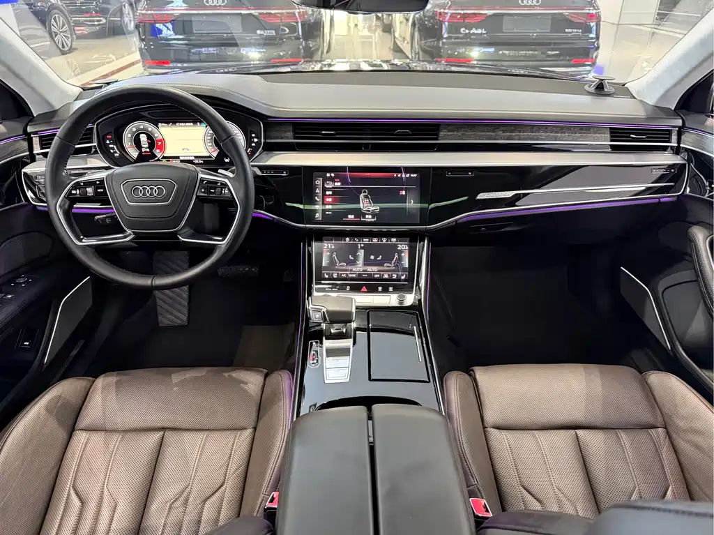 Audi A8 — фото 7