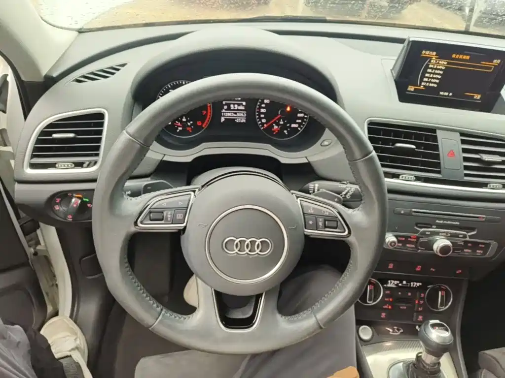 Audi Q3 — фото 11