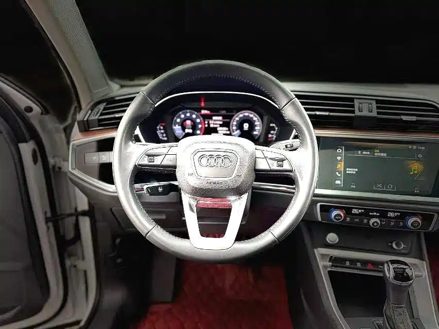 Audi Q3 — фото 3