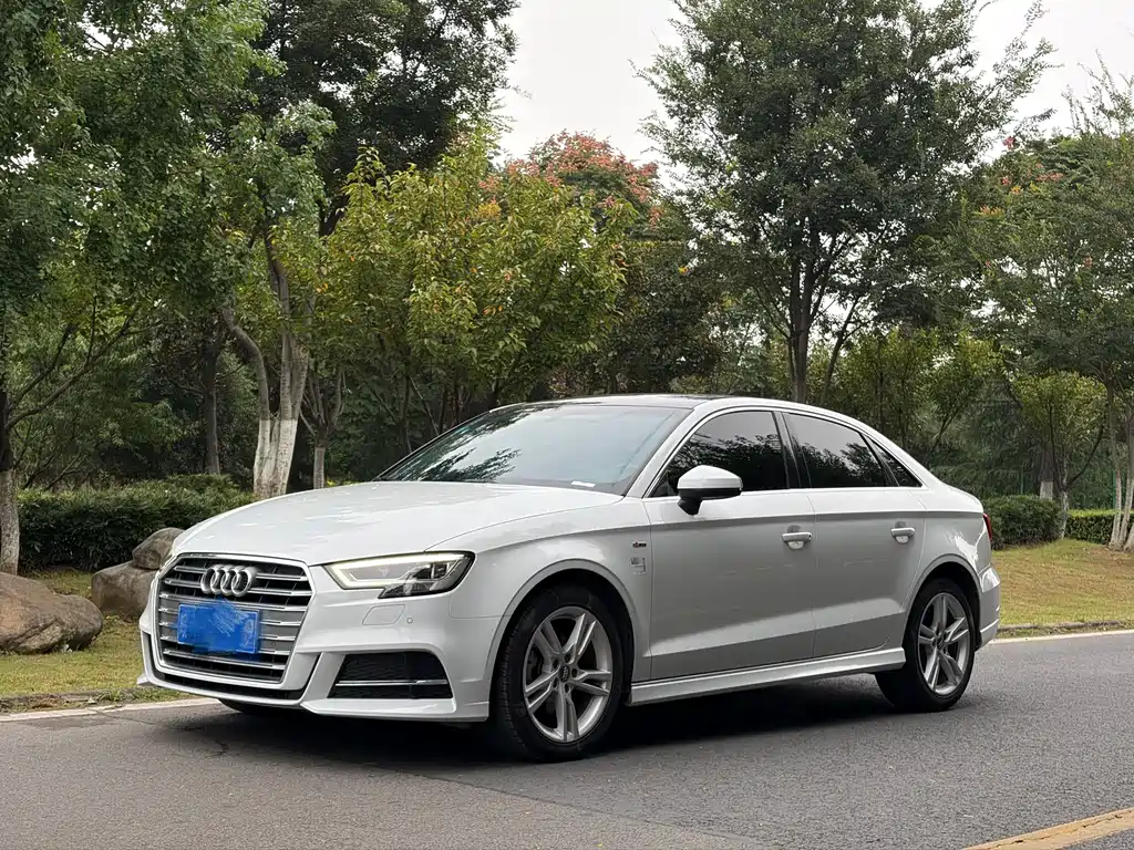 Audi A3 — фото 13