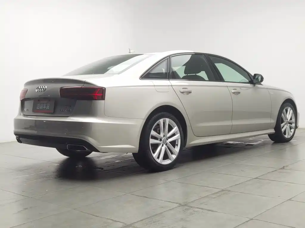Audi A6L — фото 2