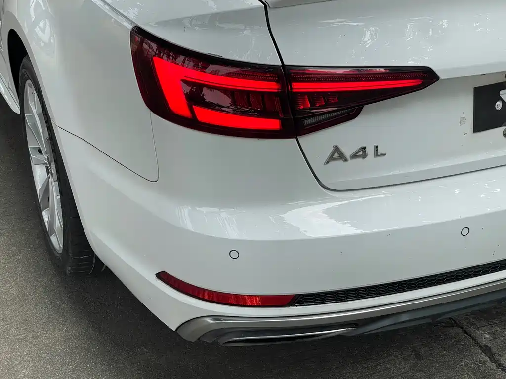 Audi A4L — фото 19