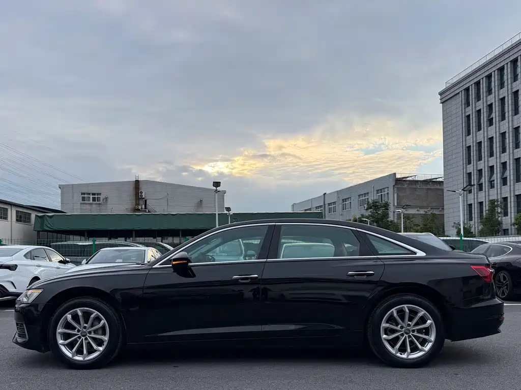 Audi A6L — фото 15
