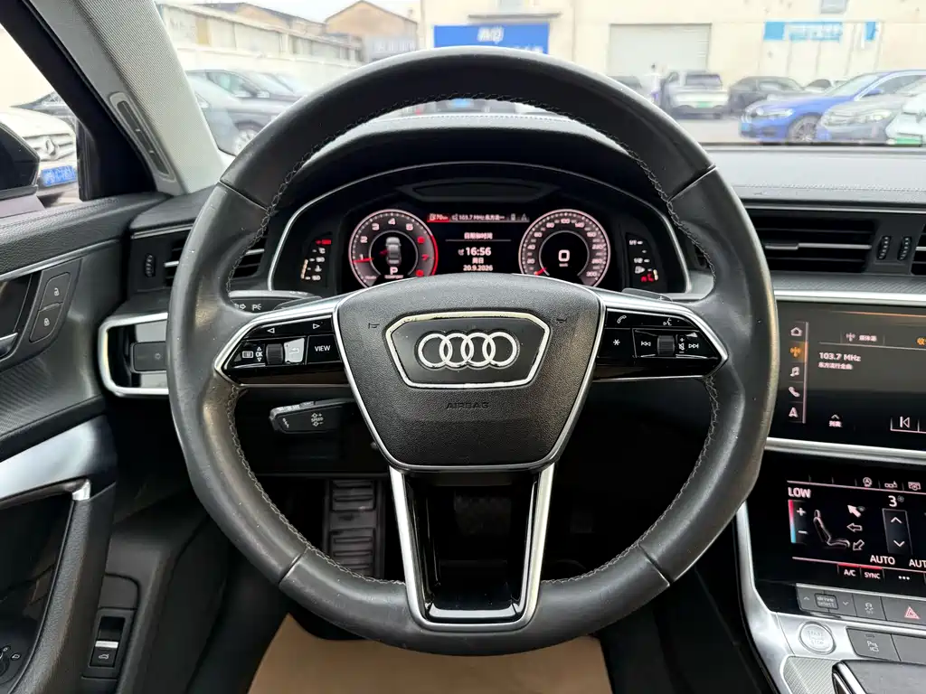 Audi A6L — фото 10