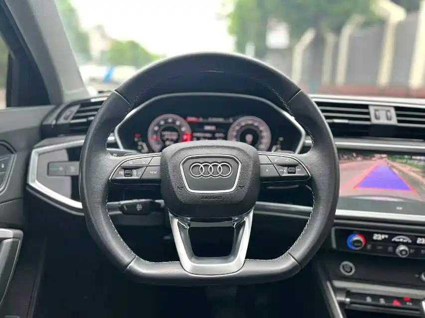 Audi Q3 — фото 6