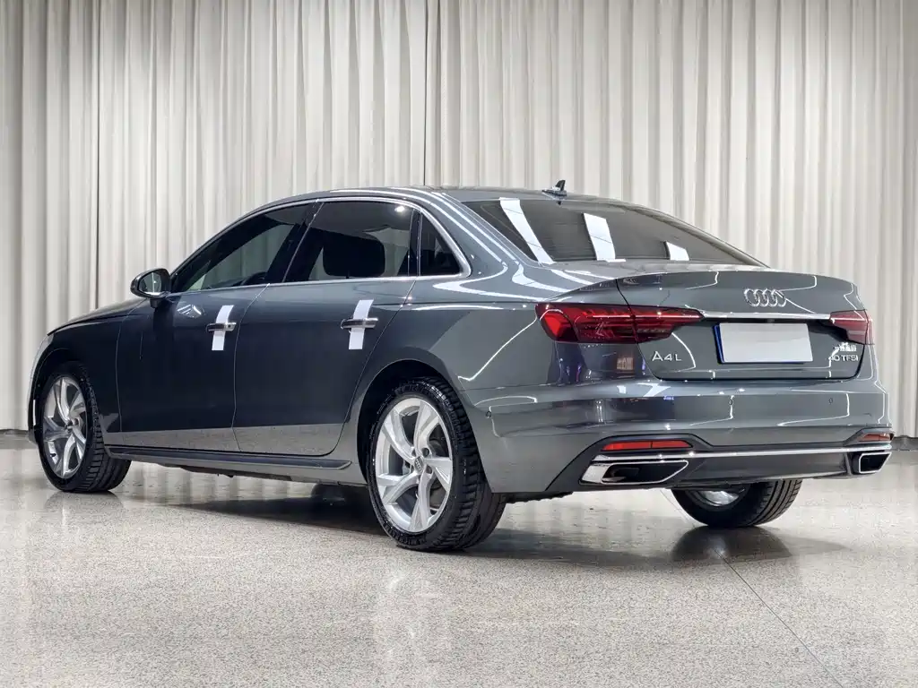 Audi A4L — фото 4