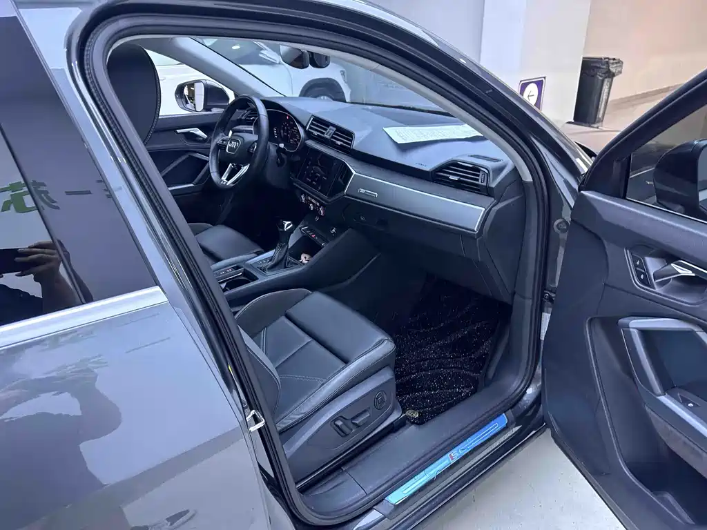 Audi Q3 Sportback — фото 11