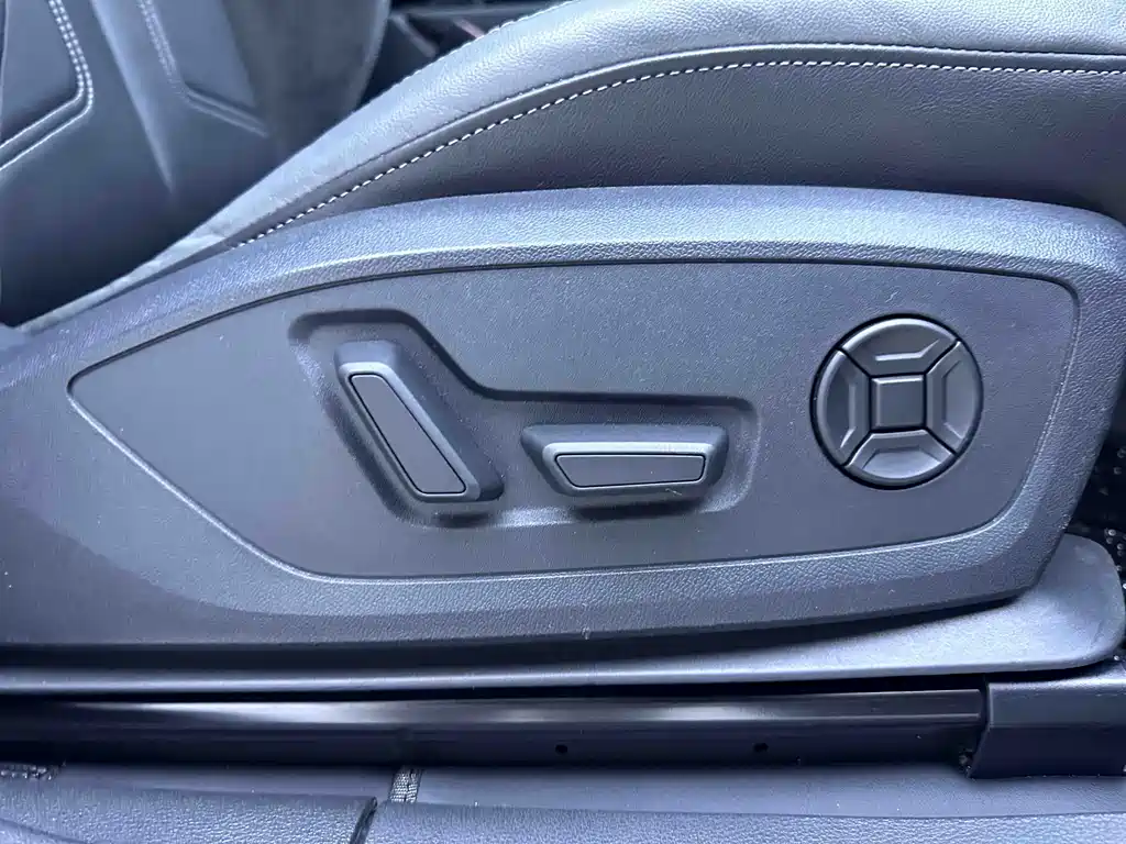 Audi Q3 Sportback — фото 14