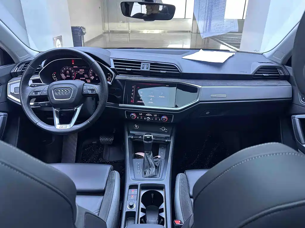 Audi Q3 Sportback — фото 15